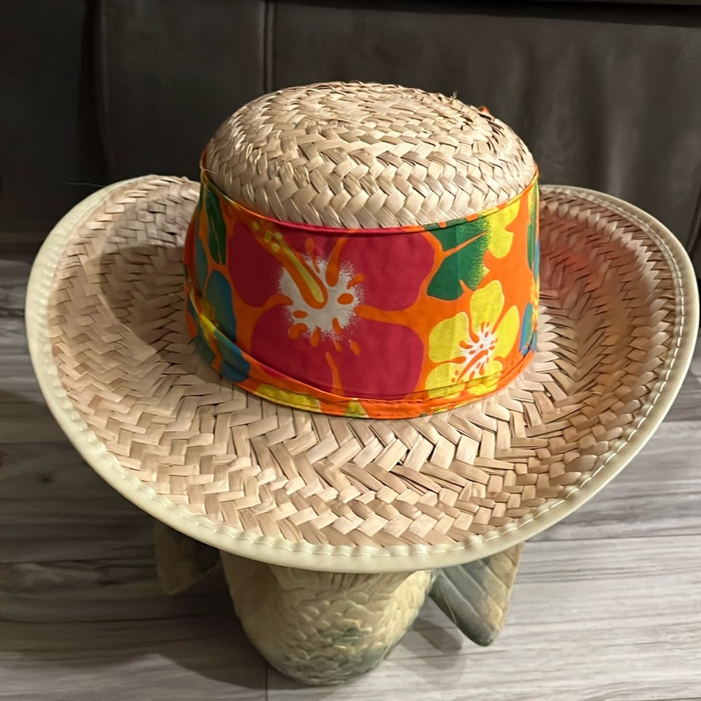 Women’s Straw Hat w/Floral Band - Picture 1 of 7